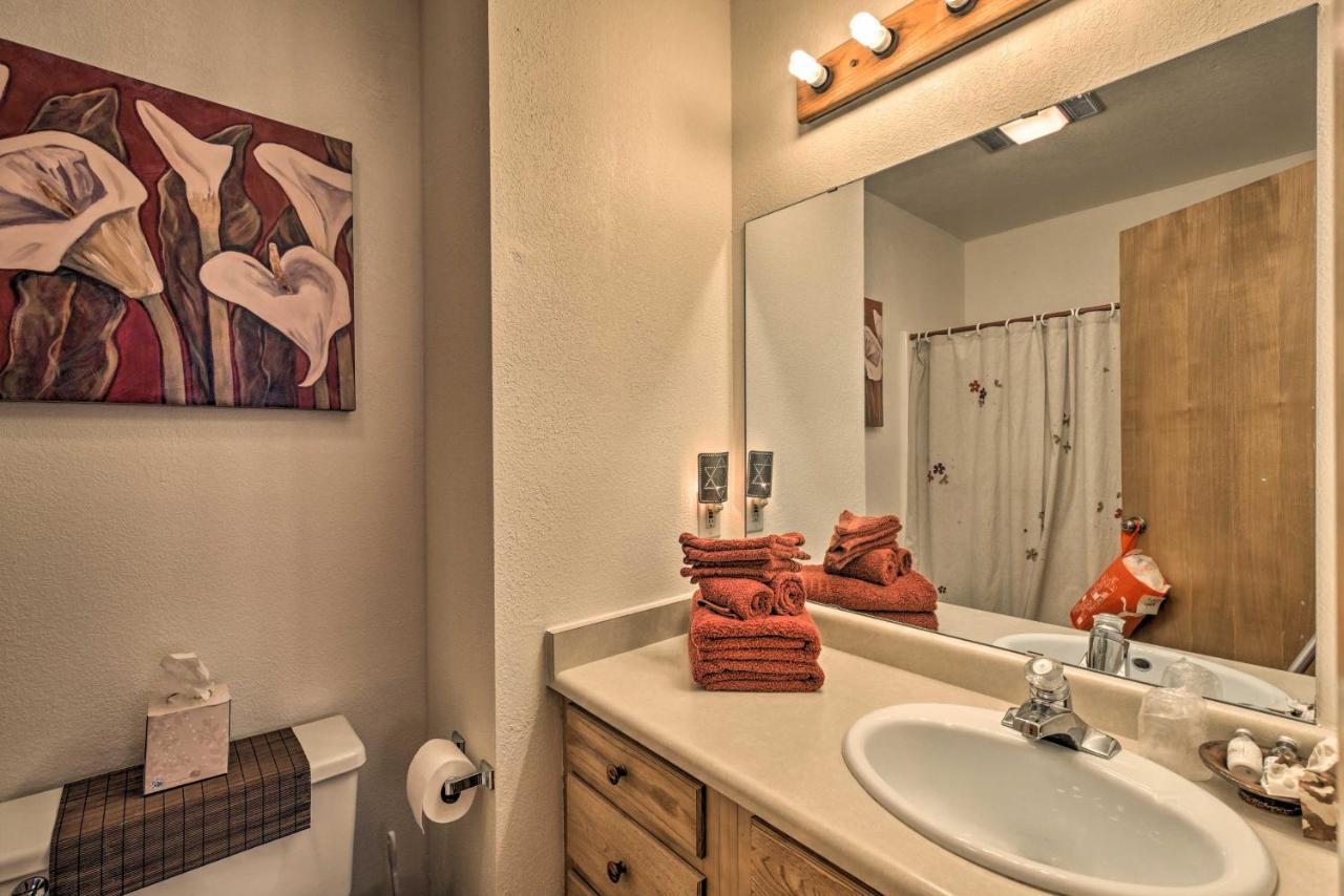 Downtown Red River Retreat With Mtn Views And Yard Luaran gambar